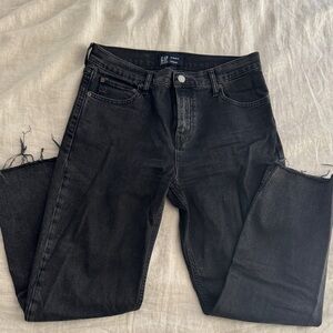 GAP Women's Straight Ankle Jean.
Black, size 28. Fits TTS.
Great condition.